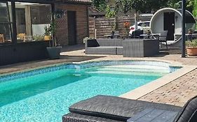 B&B Woodside